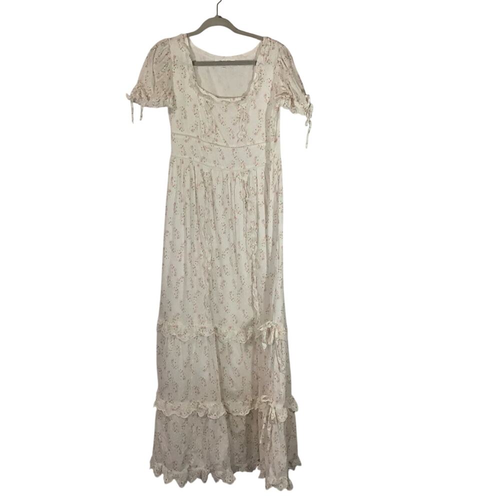 Romantic White Floral Maxi Dress with Puff Sleeves - Picture 2 of 12